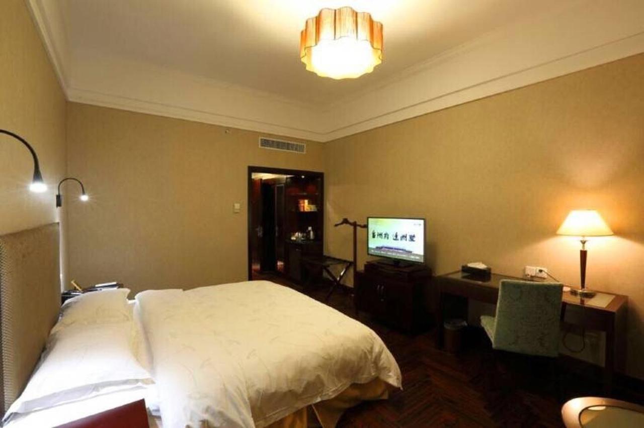 Taizhou Garden Hotel Exterior photo